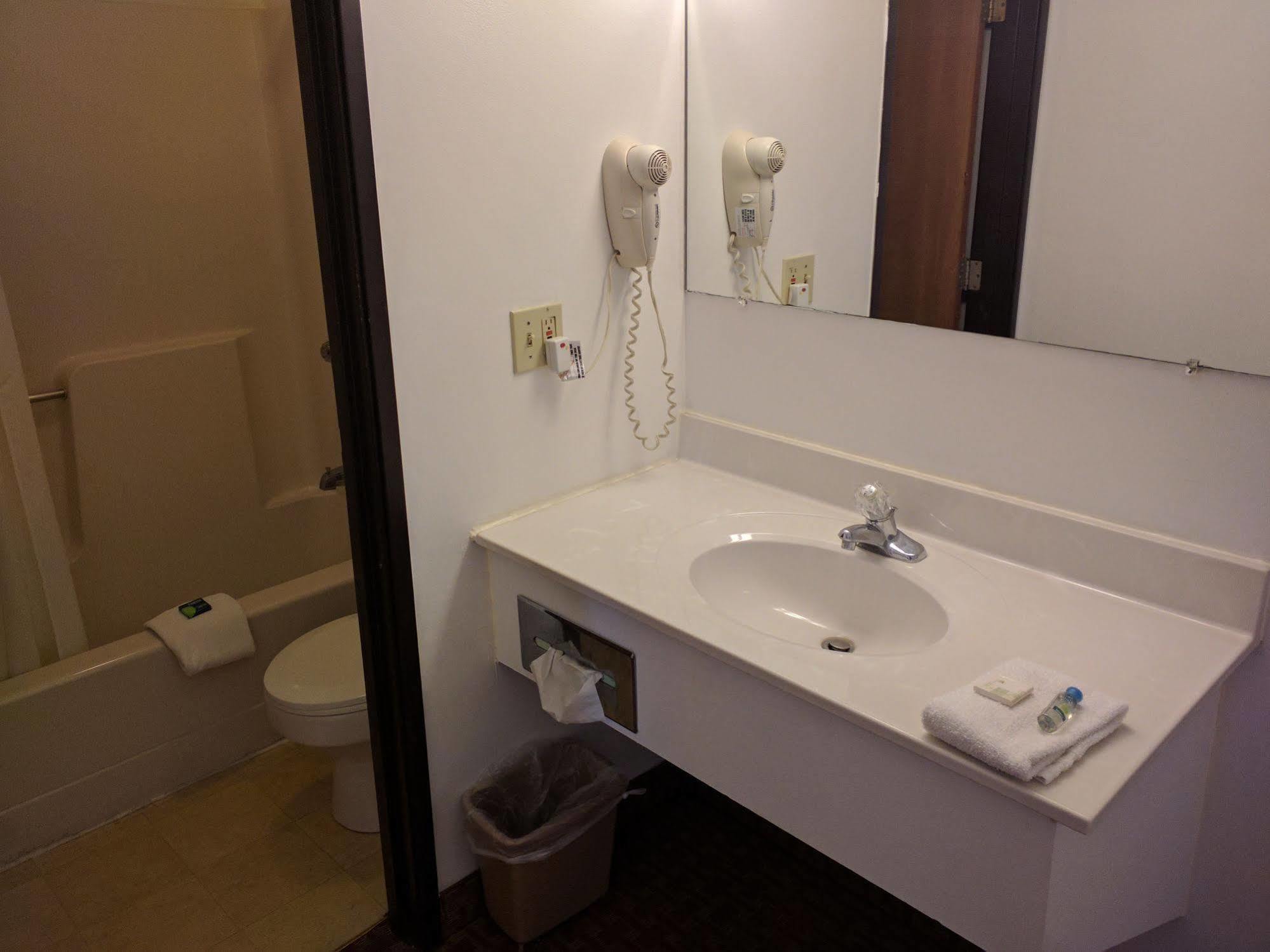 Value Inn Harrisburg-York Valley Green エクステリア 写真